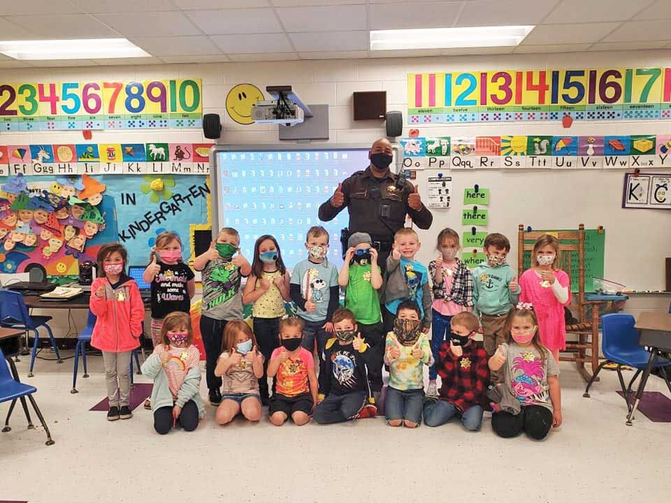 Deputy Holland visits Burnt Chimney Elementary School